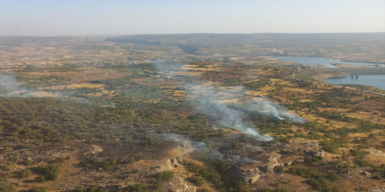 Diyarbakır Dicle’de Örtü Yangını Kontrol Altına Alındı