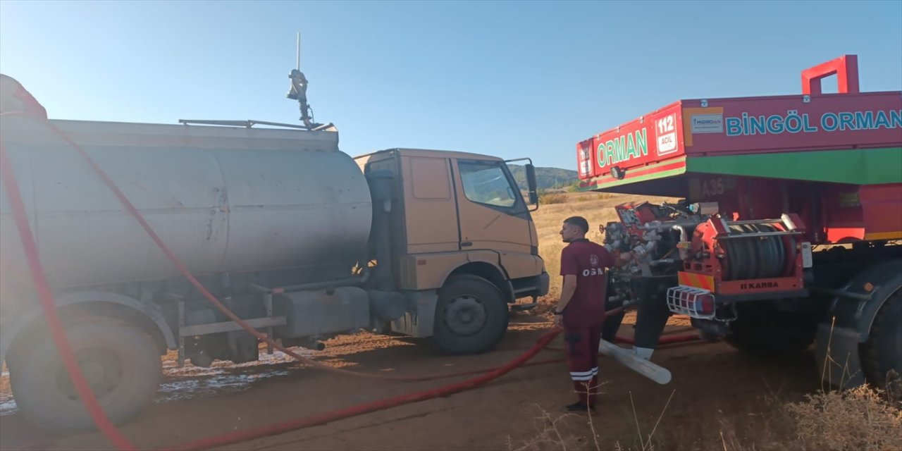 Bingöl Genç’te orman yangını çıktı, ekiplerin müdahalesiyle kontrol altına alındı