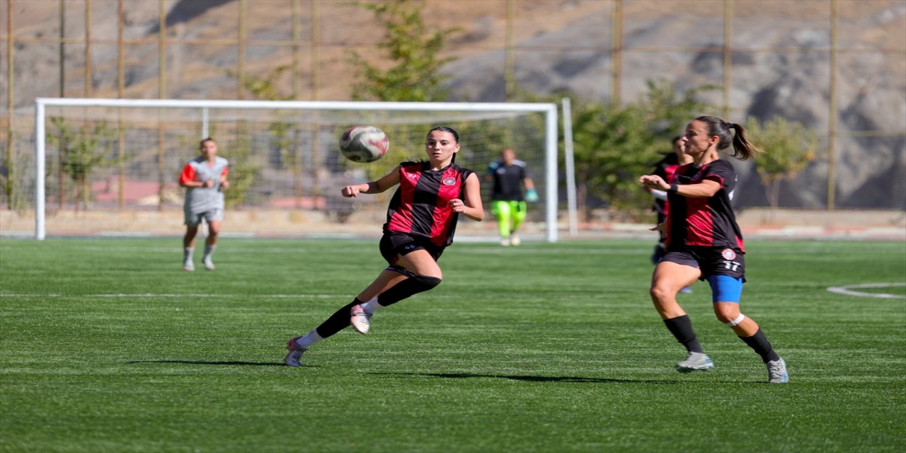 Turkcell Kadın Futbol Süper Ligi: Yüksekova Spor 1-1 Fatih Vatan Spor