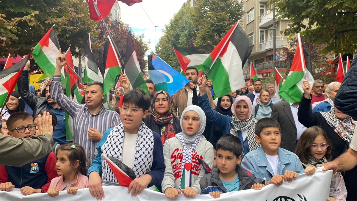 Eskişehir'de Filistin'e destek yürüyüşü düzenlendi