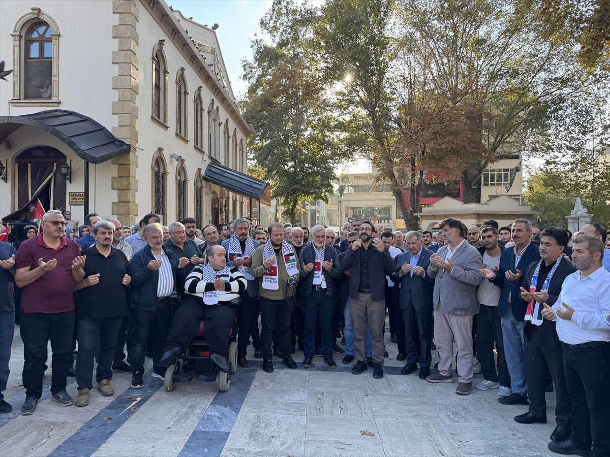 Kocaeli'de sivil toplum kuruluşu üyeleri Filistin'e destek için seslerini yükseltti