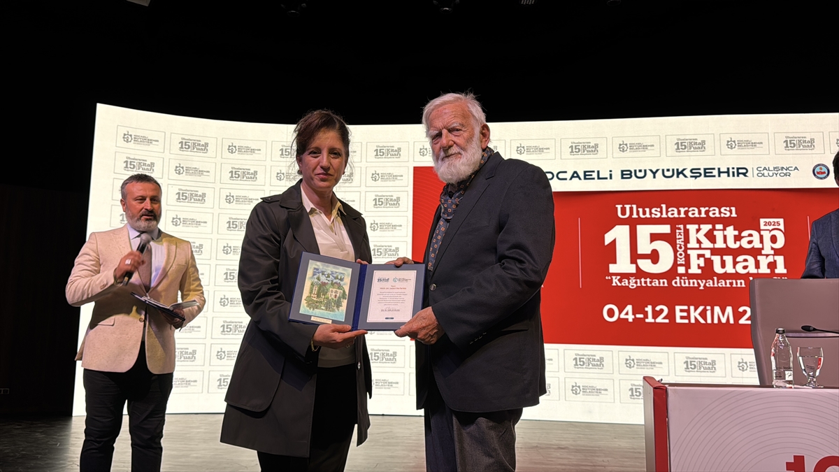 Prof. Dr. Sadettin Ökten ve Prof. Dr. Erhan Afyoncu Kocaeli'de söyleşiye katıldı