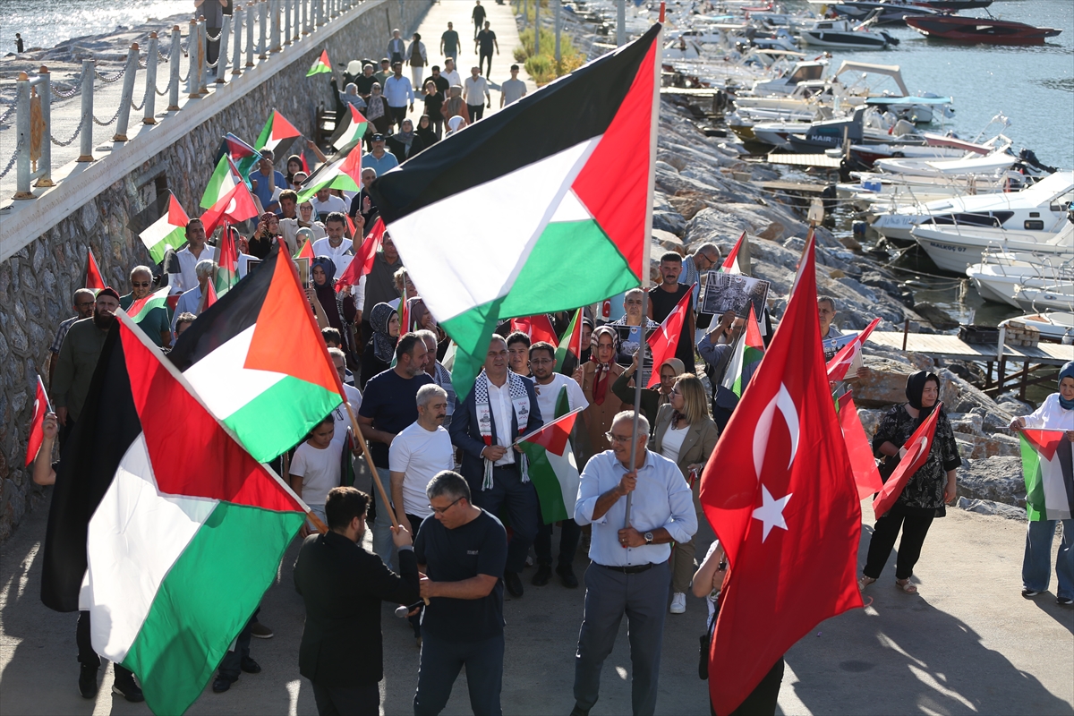 Antalya ve ilçelerinde  "Gazze Kararlılık Yürüyüşü" düzenlendi