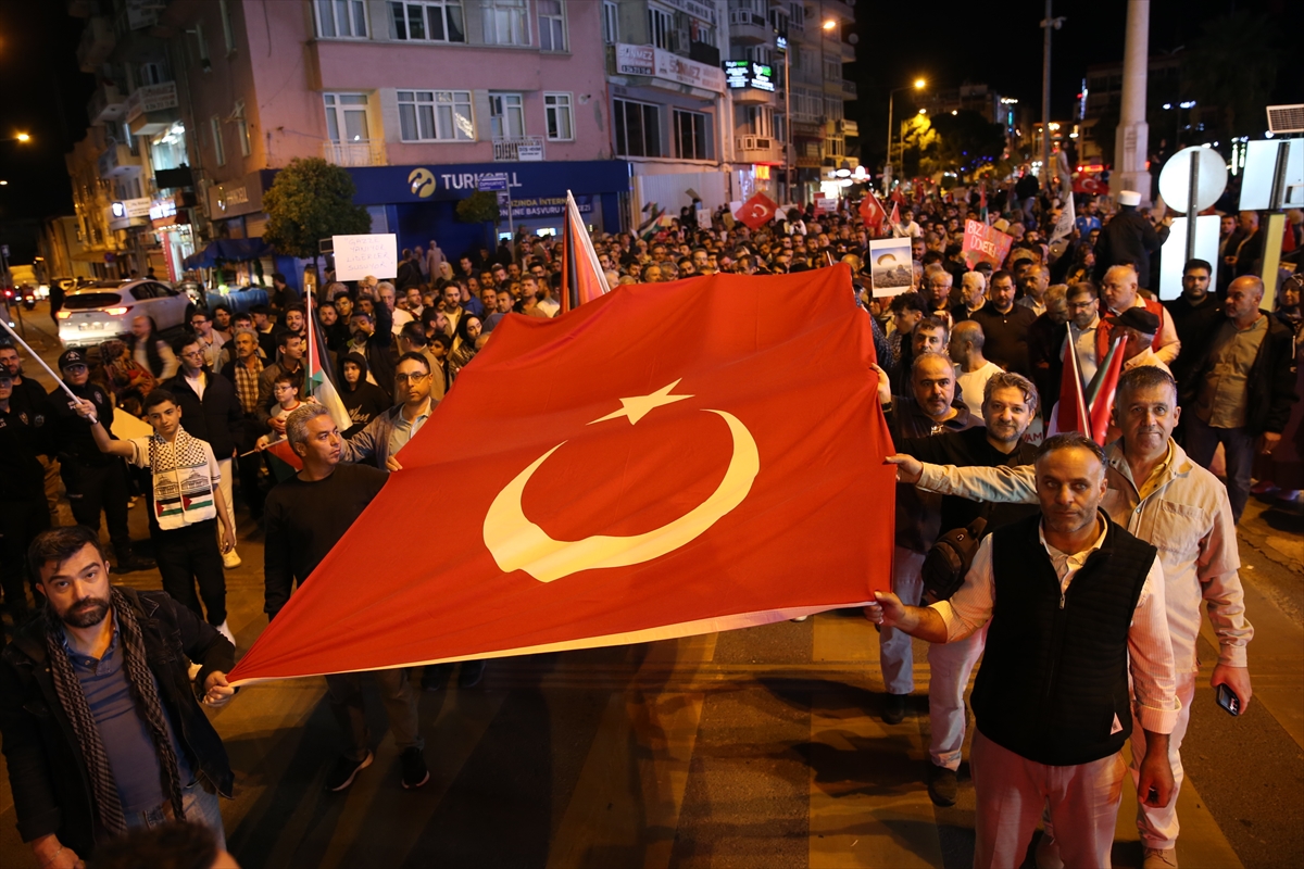 Aydın'da Küresel Sumud Filosu'na destek yürüyüşü yapıldı