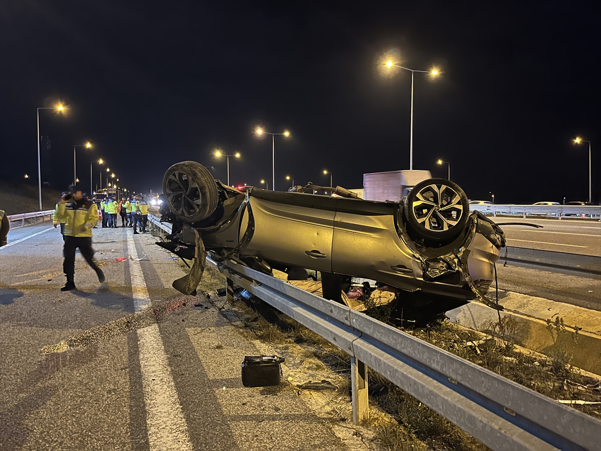 Kuzey Marmara Otoyolu'nda feci kaza.  2 kişi öldü, 5 kişi yaralandı