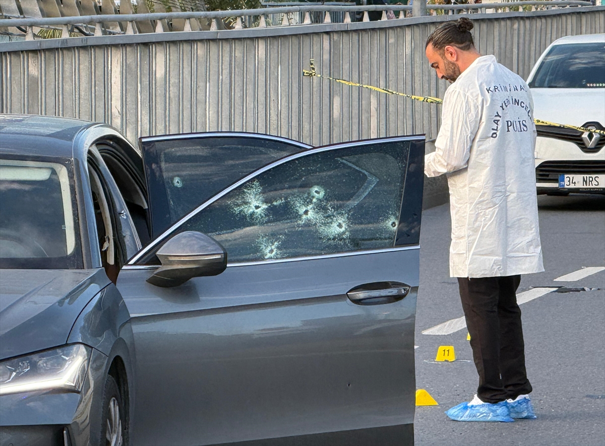 Aracıyla trafikte beklerken silahlı saldırıya uğrayan avukat hayatını kaybetti