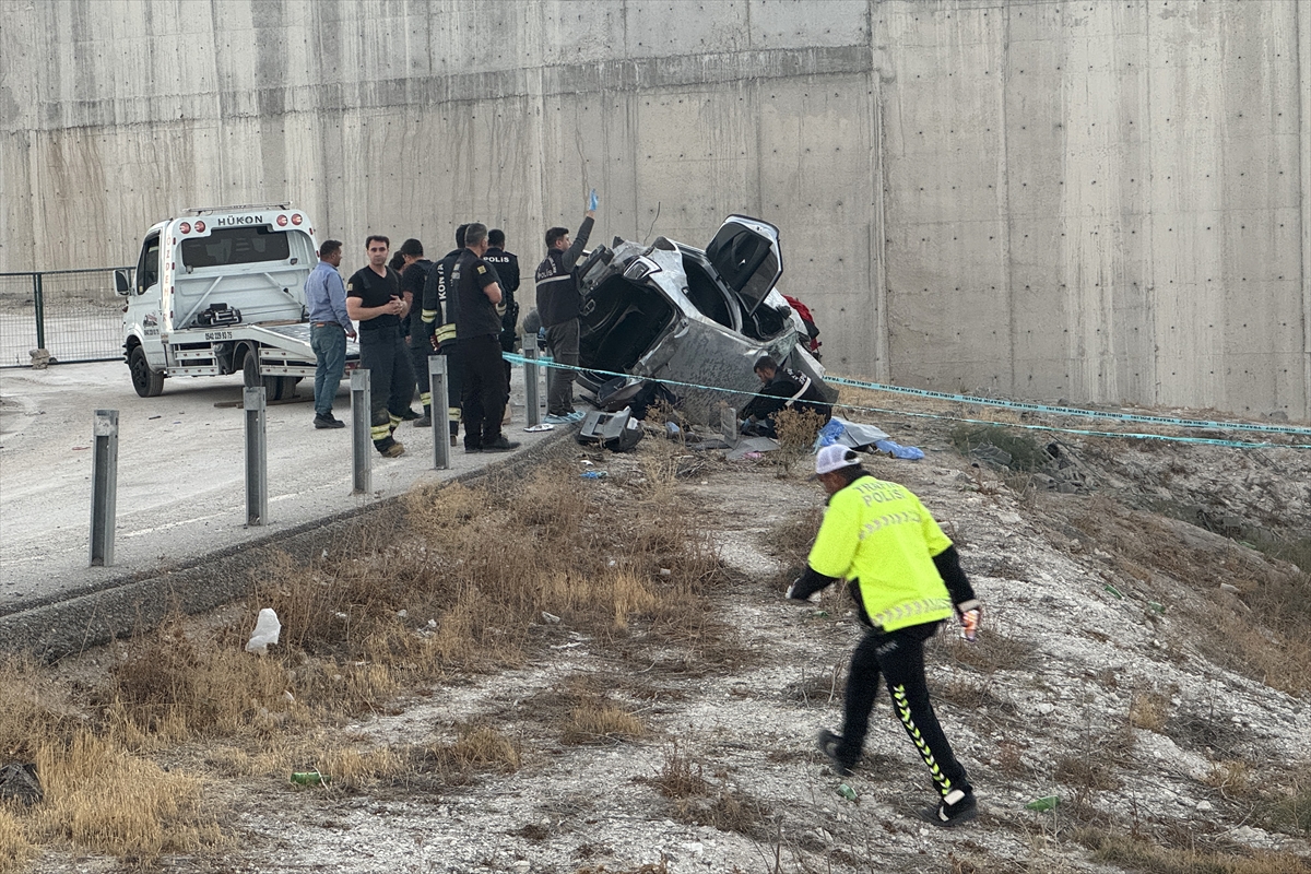 Konya'da devrilen otomobildeki 1 kişi öldü, 1 kişi yaralandı