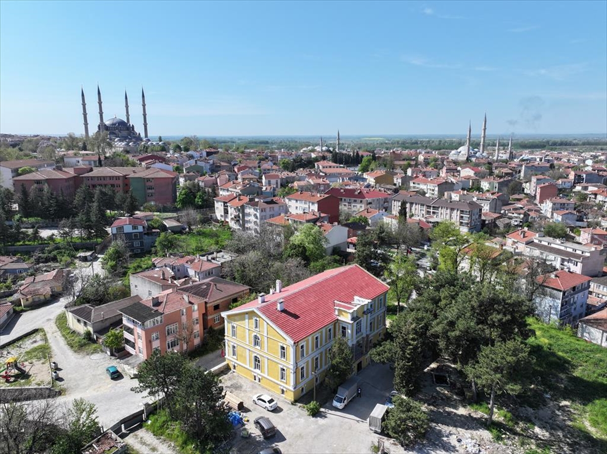 Sultan 2. Abdülhamid'in yaptırdığı binada eğitim alan aday din görevlileri, mezuniyete hazırlanıyor