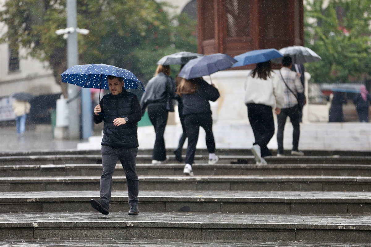 Bursa'da sağanak etkili oluyor