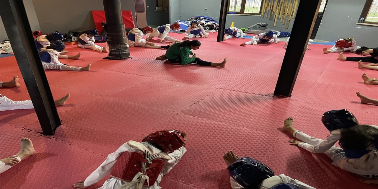 Milli tekvandocu Hatice Kübra İlgün, Çin Dünya Şampiyonası’na park içinde hazırlanıyor: Hedef altın madalya