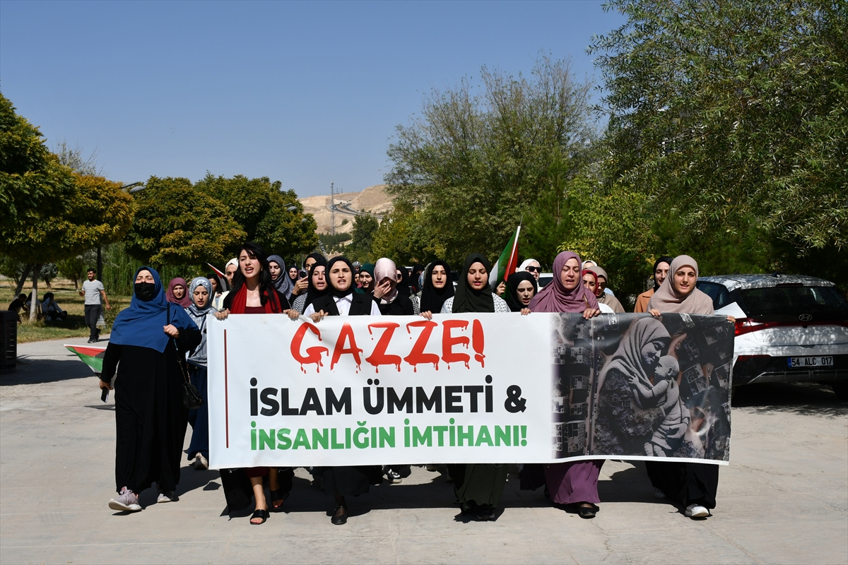 Diyarbakır, Batman ve Şırnak'ta üniversite öğrencileri İsrail'in Gazze'ye saldırılarını protesto etti