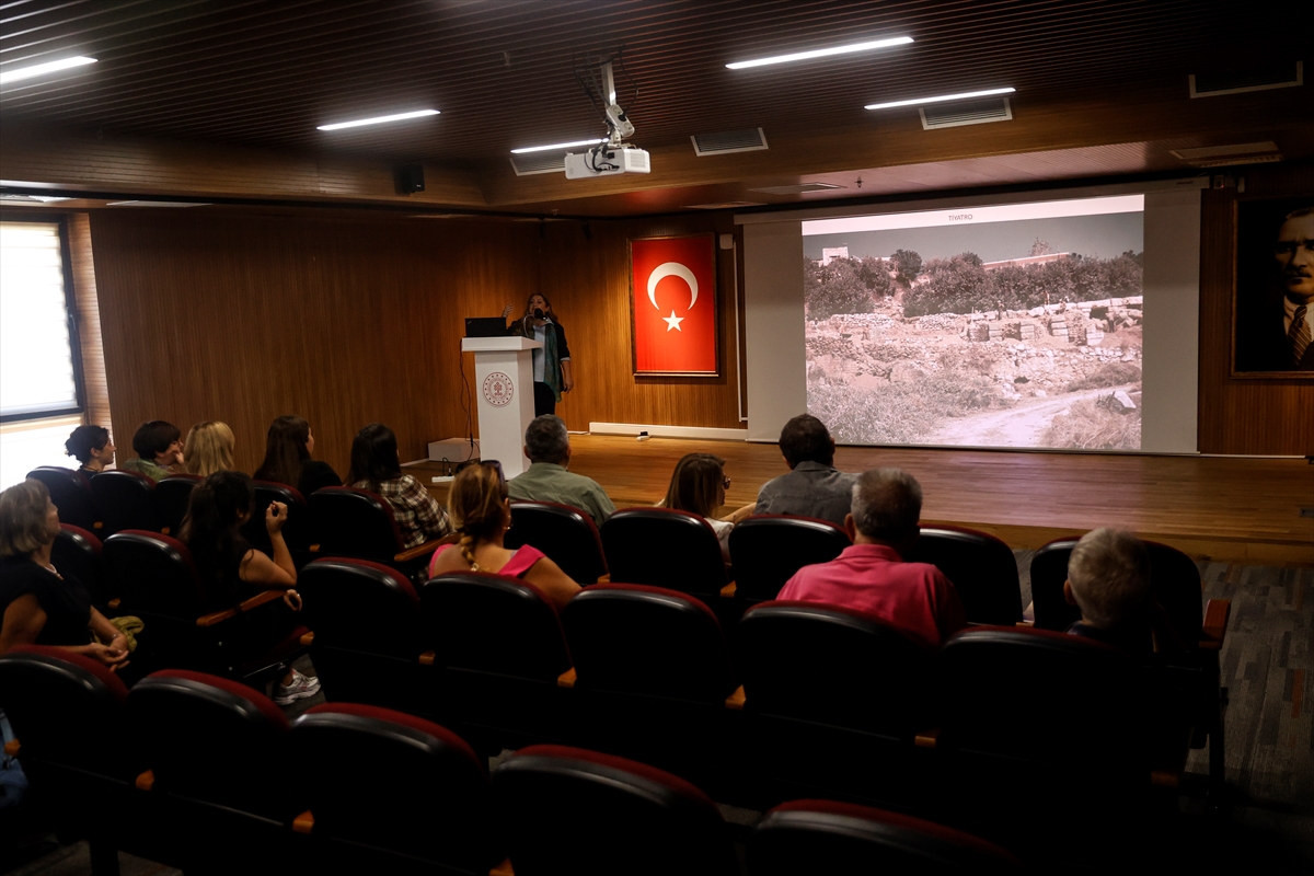 Mersin'de "Elaiussa Sebaste Antik Kenti Kazısı 30. Yılında Çalıştayı" yapıldı