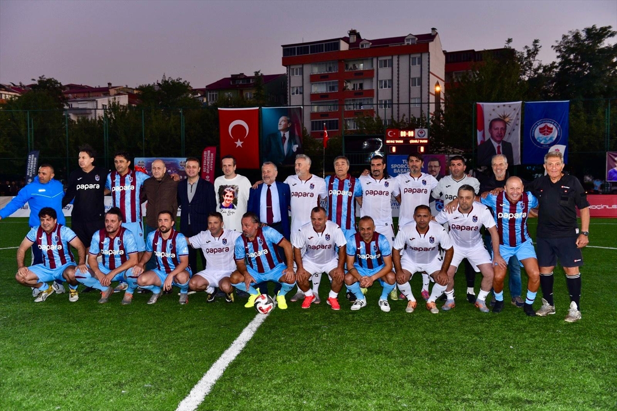 Trabzonspor'un efsane futbolcuları, Emir Yuşa için sahaya çıktı