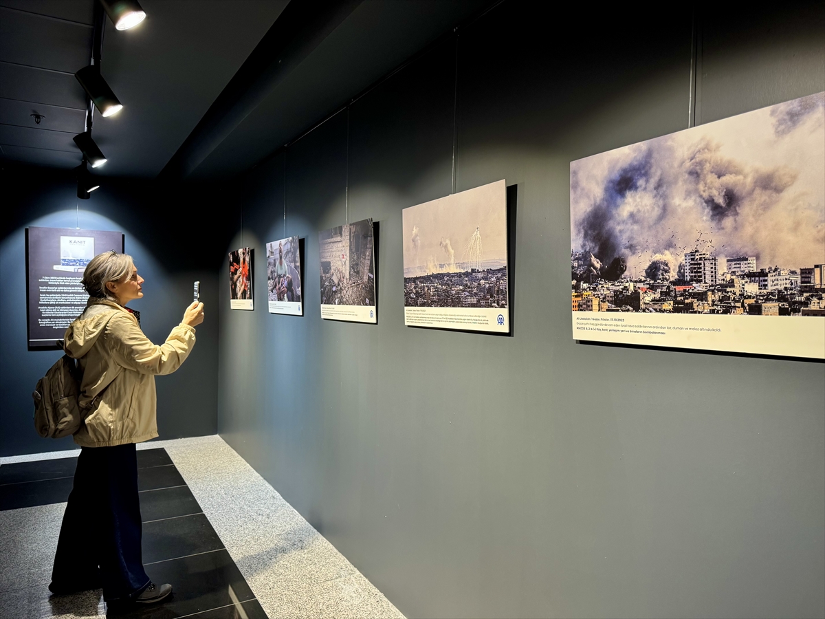 Kocaeli'de AA'nın "Kanıt" kitabındaki fotoğraflardan oluşan sergi açıldı