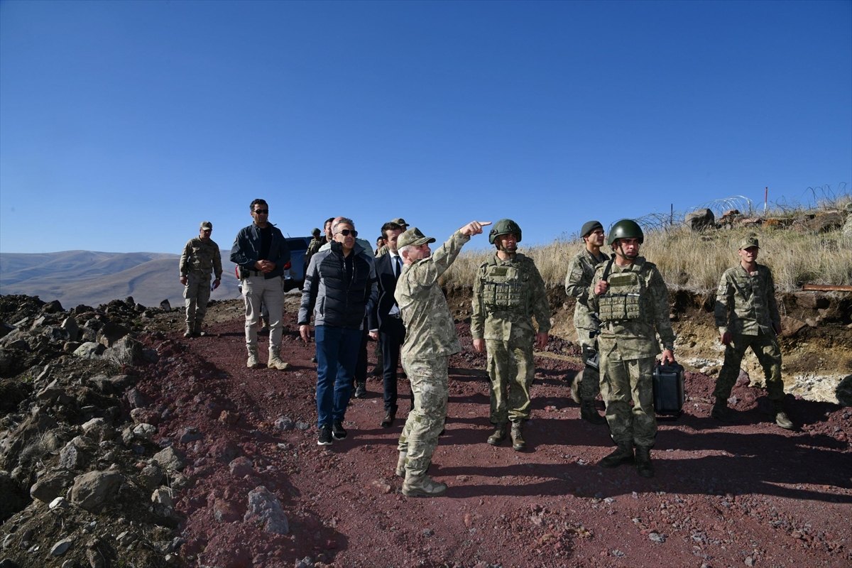 Ardahan Valisi Çiçek, Gürcistan sınır hattındaki güvenlik çalışmalarını inceledi