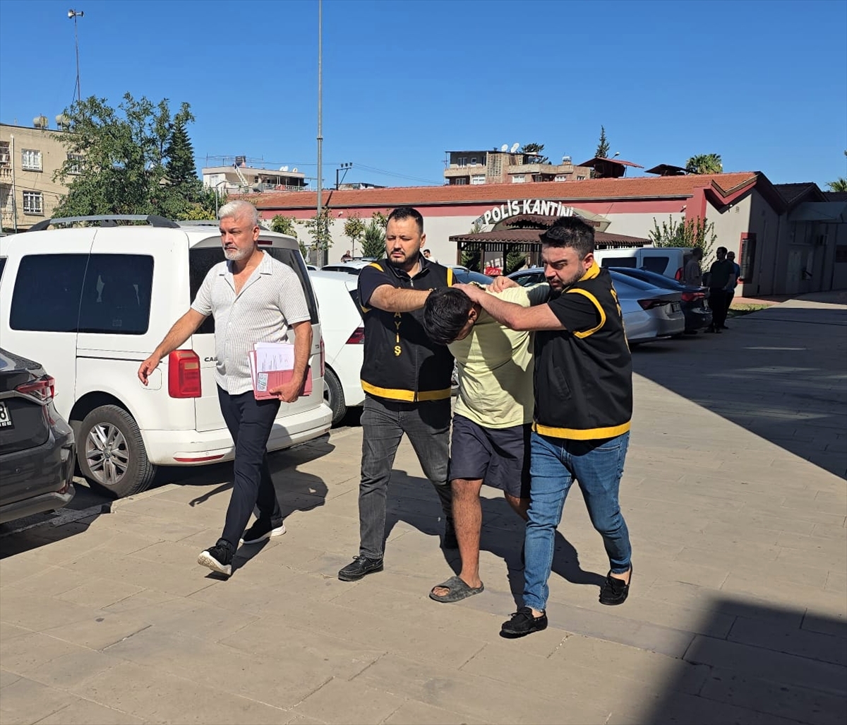 Adana'da iki iş yerinden hırsızlık yapan zanlı tutuklandı