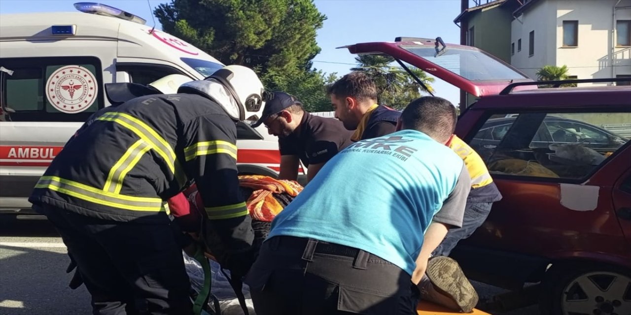 Giresun Bulancak’ta otomobil ile minibüs çarpıştı