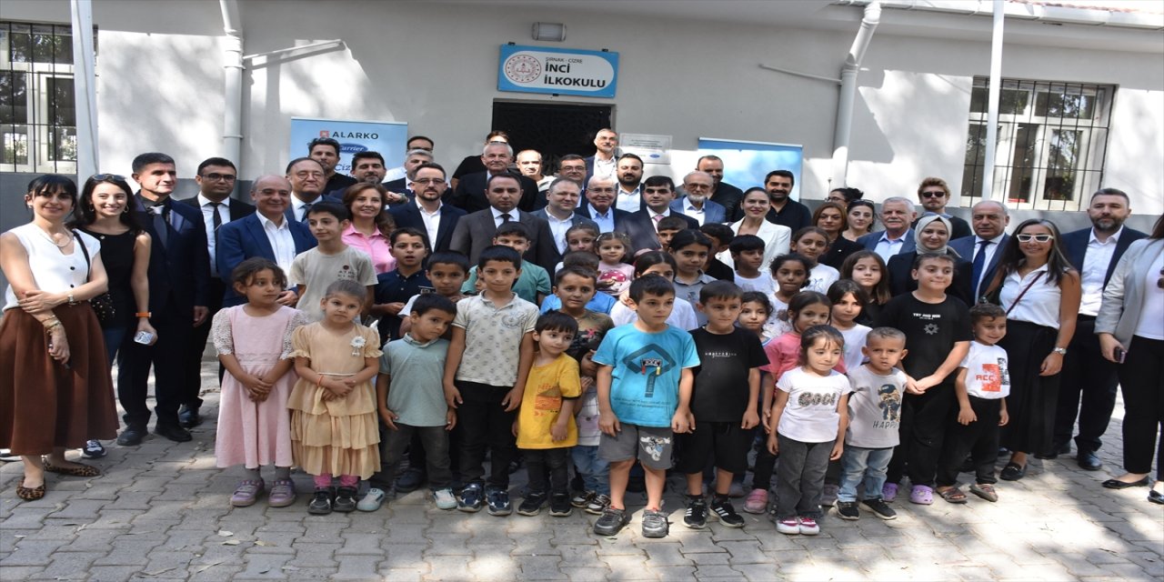 Alarko Carrier, Cizre’deki kırsal İnci İlkokulu’na güneş panelli çevre dostu iklimlendirme sistemi kurdu.