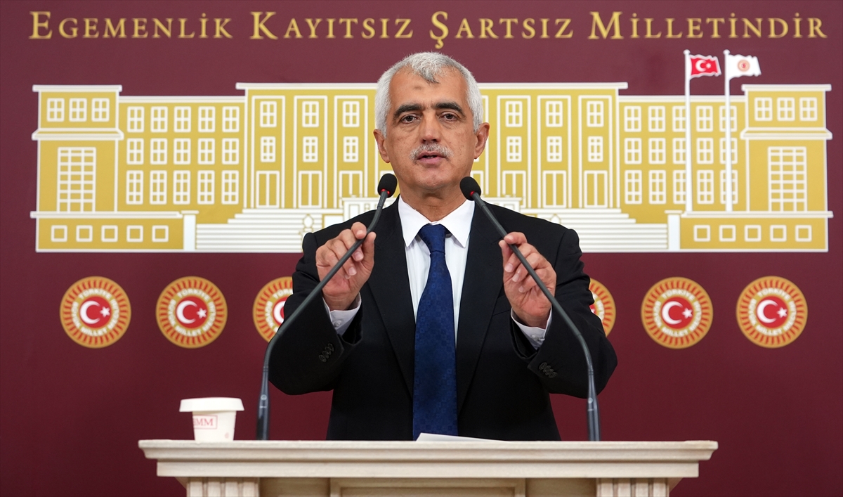 DEM Parti'li milletvekilleri basın toplantısı düzenledi