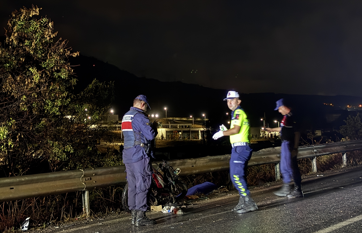 İzmir'de trafik kazasında yaralanan kişi tedavi gördüğü hastanede öldü
