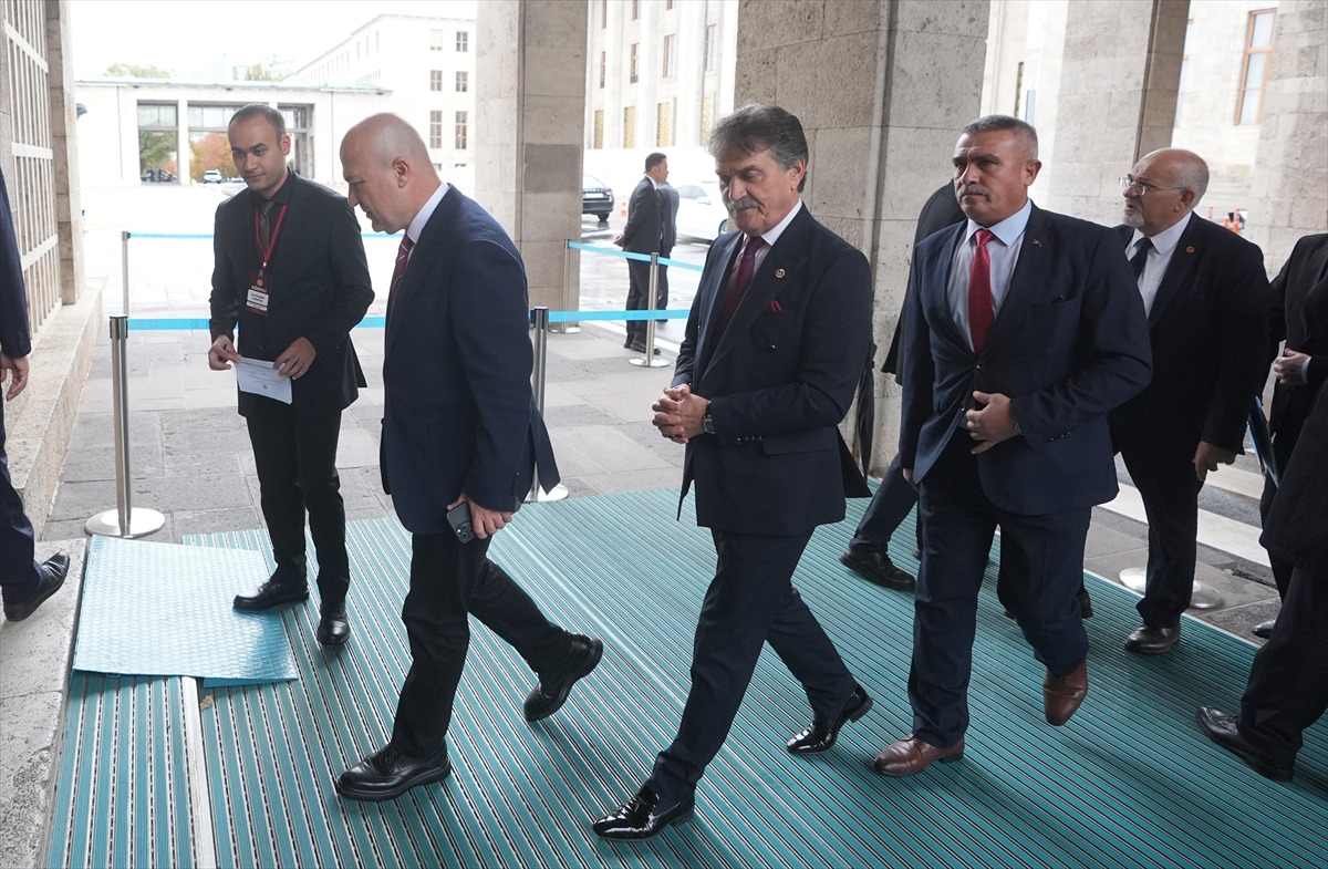 -"Şehit ailelerimizin onuru asla zedelenmemeli"