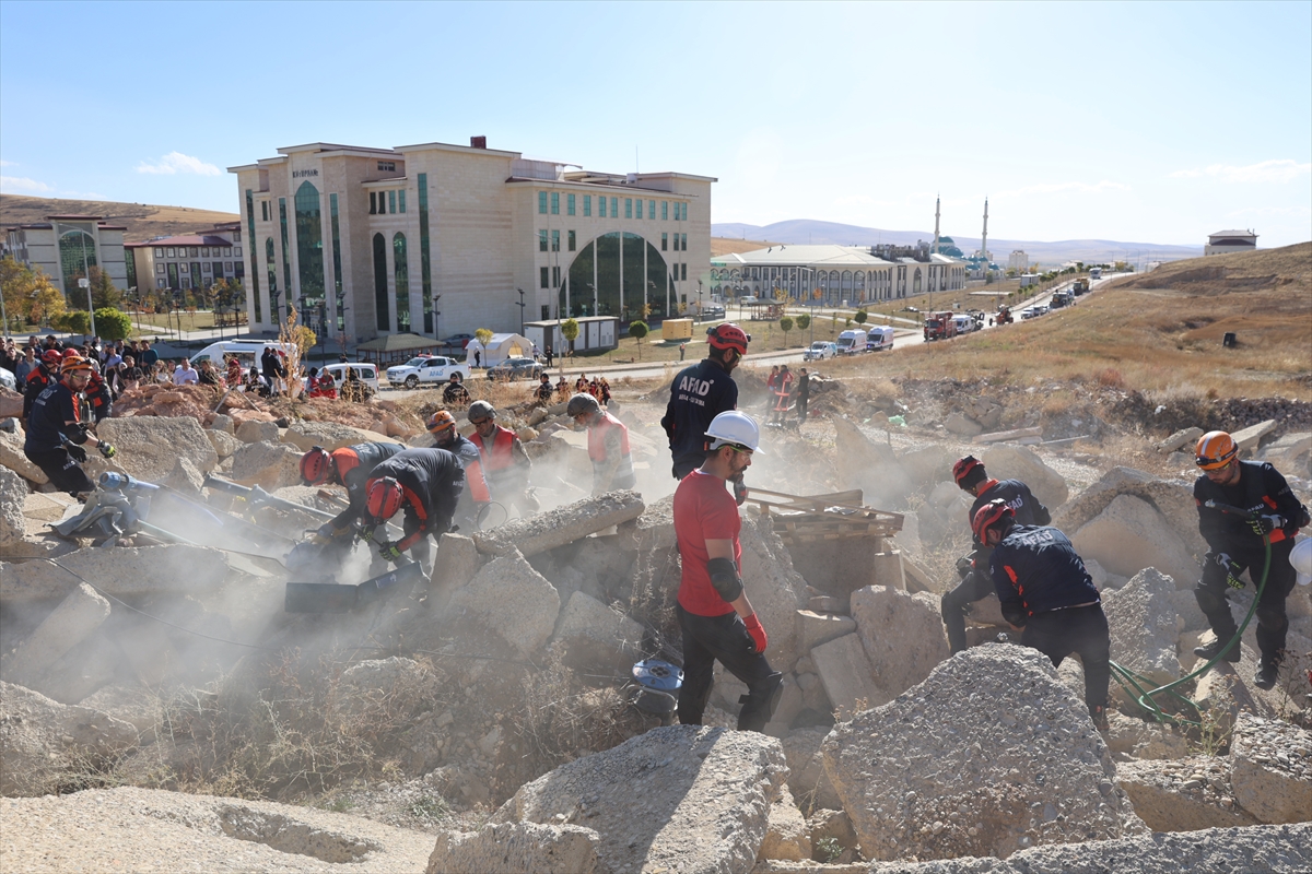 Bayburt'ta deprem tatbikatı yapıldı