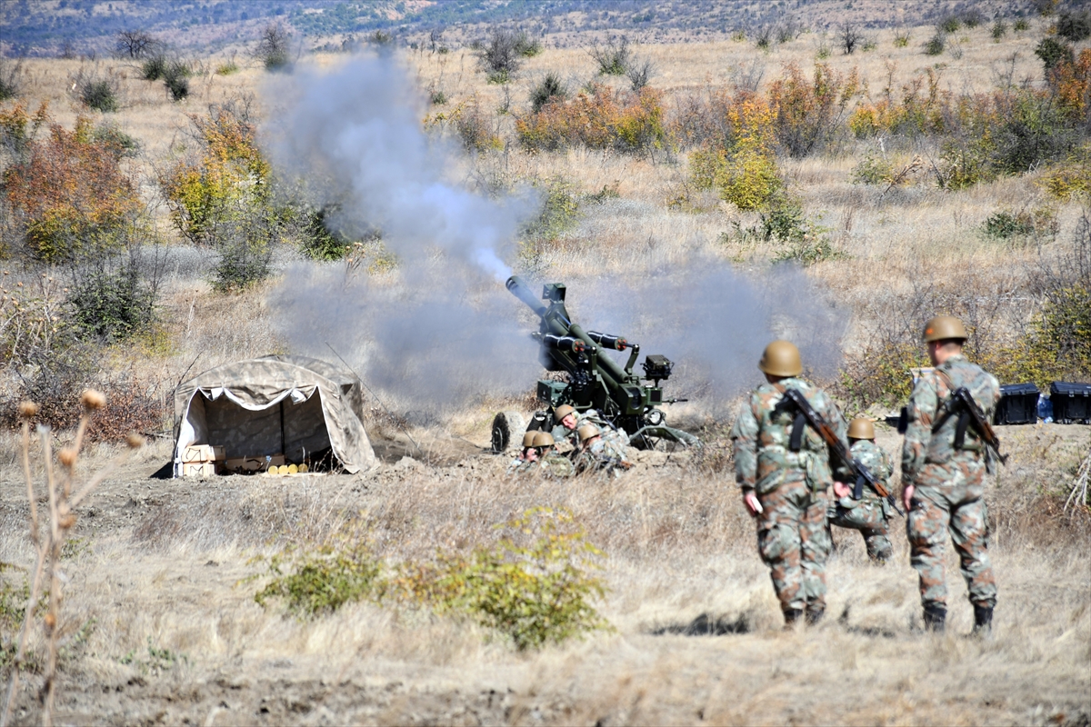 Kuzey Makedonya'da, Türkiye'den temin edilen askeri teçhizat ve üniformaların tanıtımı yapıldı