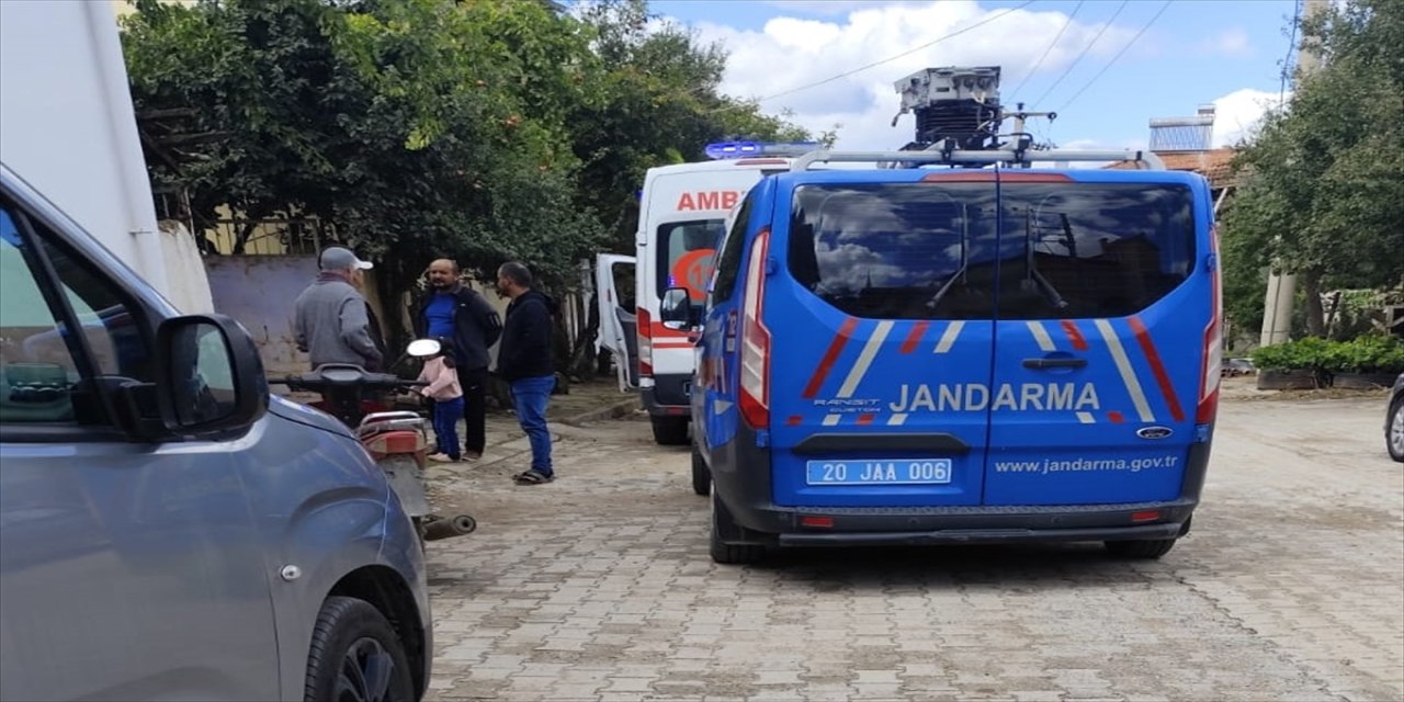 Denizli’nin Acıpayam ilçesinde zehirlenen anne ve kızı yaşamını yitirdi.