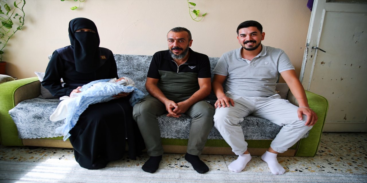 Adana’da Takside Doğan Bilal Bebeği Taksici Samet Aygün Ziyaret Etti