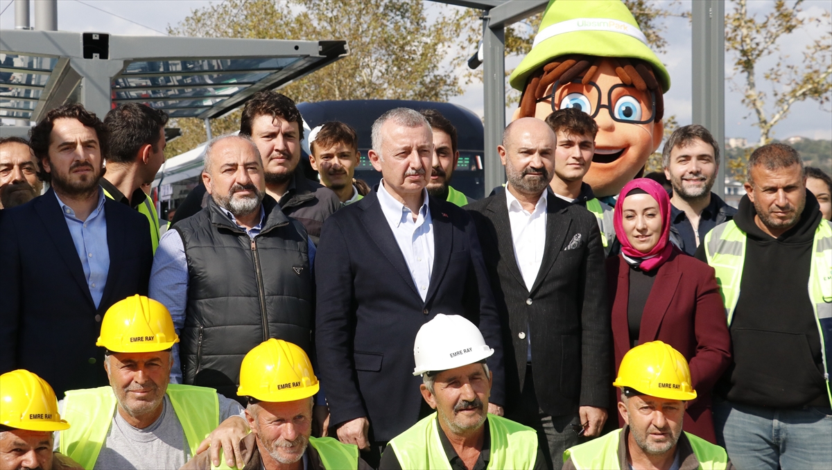 Kocaeli'de stadyuma ulaşımı kolaylaştıracak Akçaray tramvay hattının yeni kesimi tamamlandı