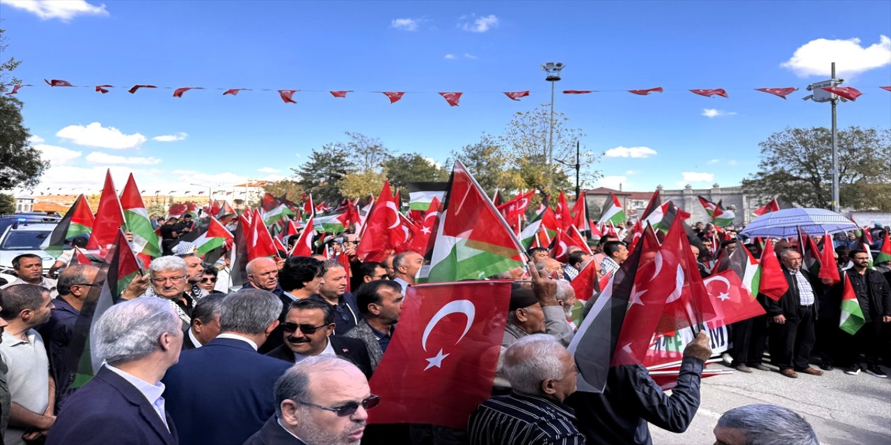 Aksaray’da İsrail’e tepki yürüyüşü: Gazze’ye destek için binler sokağa çıktı