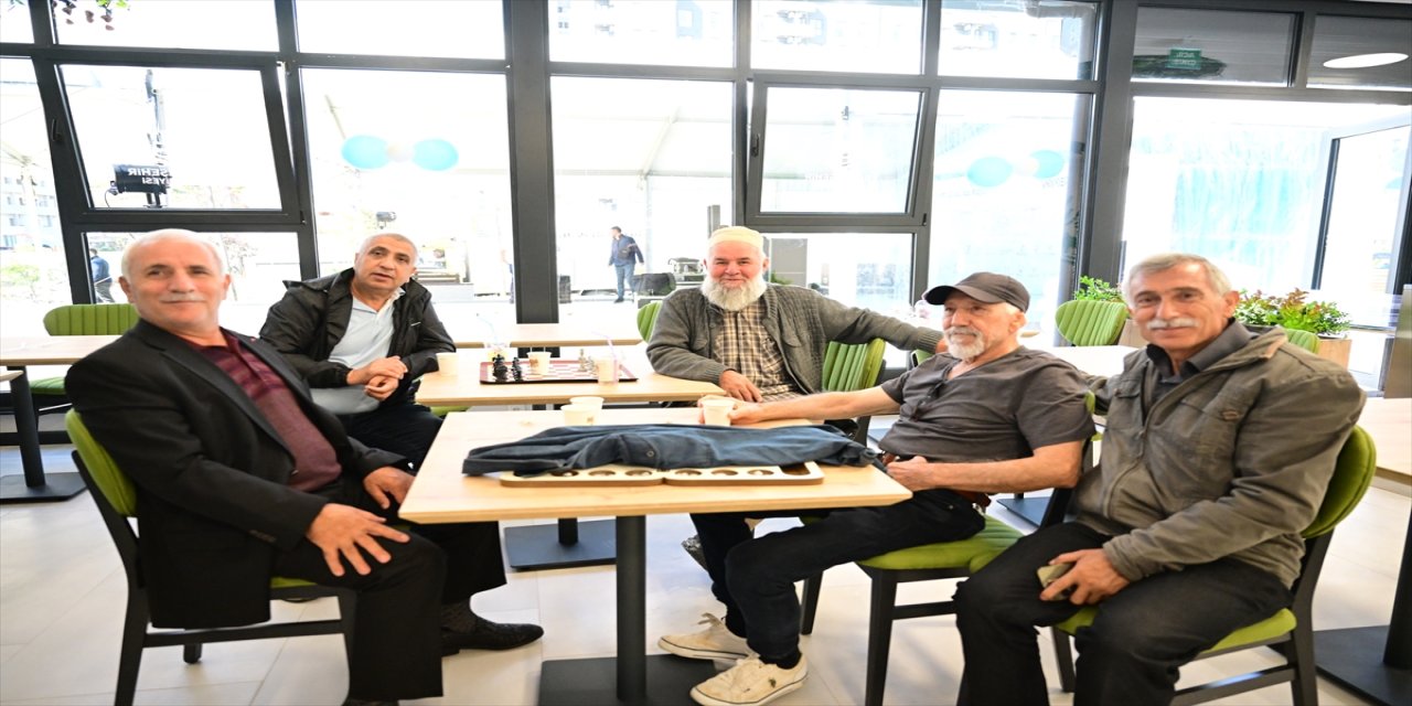 Başakşehir’de “Bizim Çınarlar” ve “Kadın Aktivite Merkezi” açıldı, sosyal yaşam renklendi