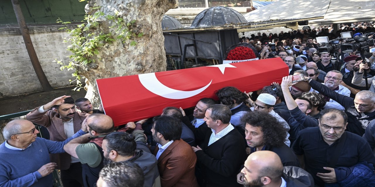 “Neyzenlerin Kutbu” Niyazi Sayın, Üsküdar’daki Sandıkçı Şeyh Edhem Baba Tekkesi’nde son yolculuğuna uğurlandı.