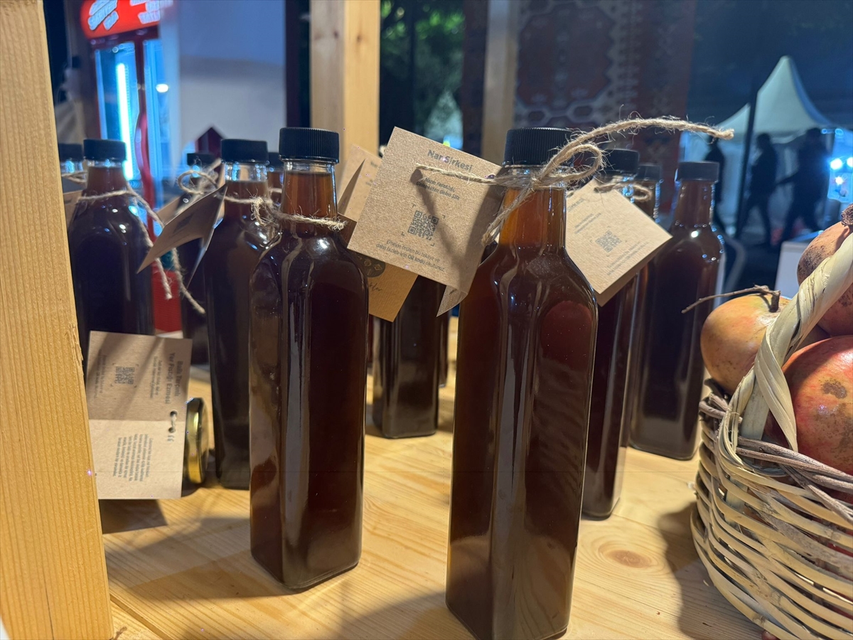 Adana'da "Anadoludakiler Pazarı" açıldı