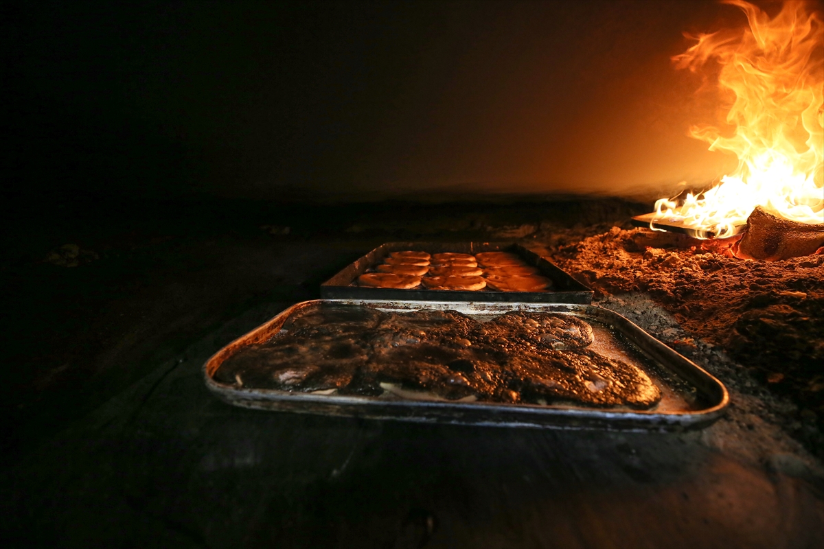 Tescilli "Bursa tahinli pidesi" siyah susam tahiniyle hazırlanarak beğeniye sunuldu