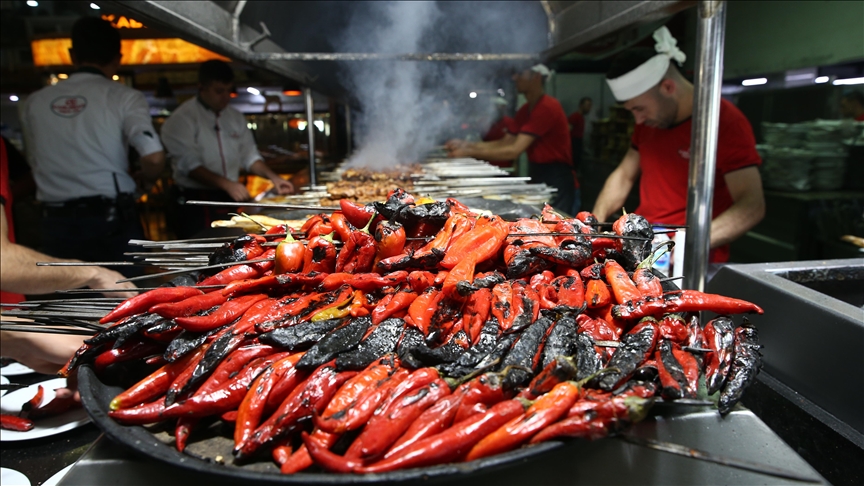 Günün her saati yemekle yaşayan şehir: Adana