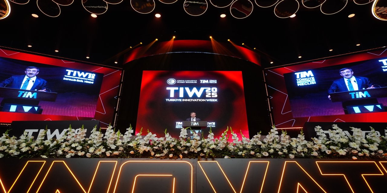 Türkiye Innovation Week 2025’te InovaLİG Şampiyonları ödüllendirildi, Gültepe: “Yarın artık bugün başladı.”