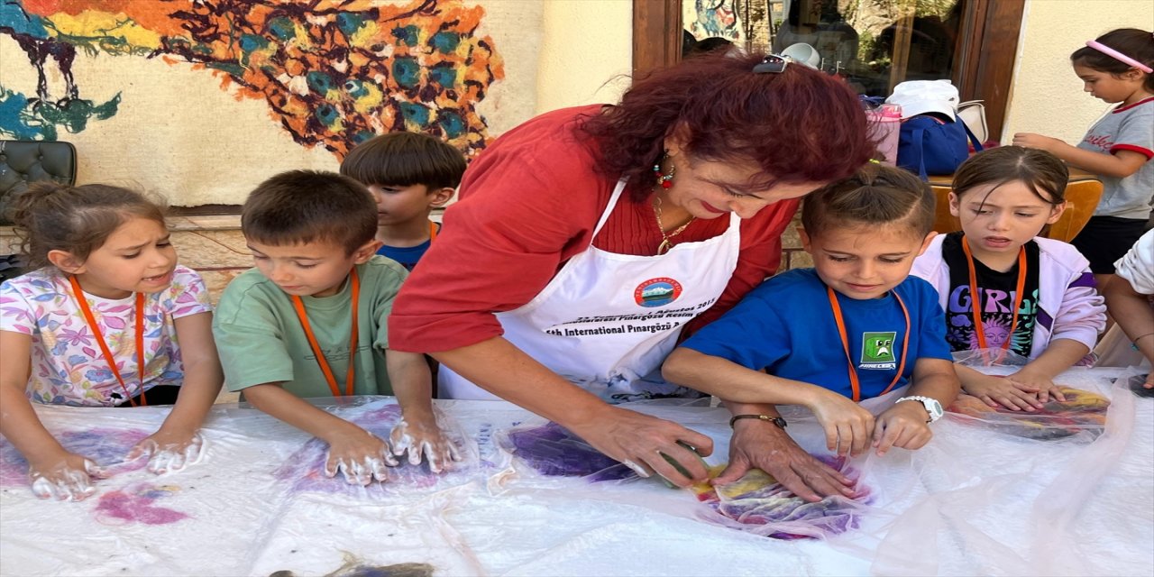 Antalya Kaleiçi Festivali’nde Çocuklar “Renklere Dokunuyor”: Keçe Atölyesiyle Sanatla Buluştu