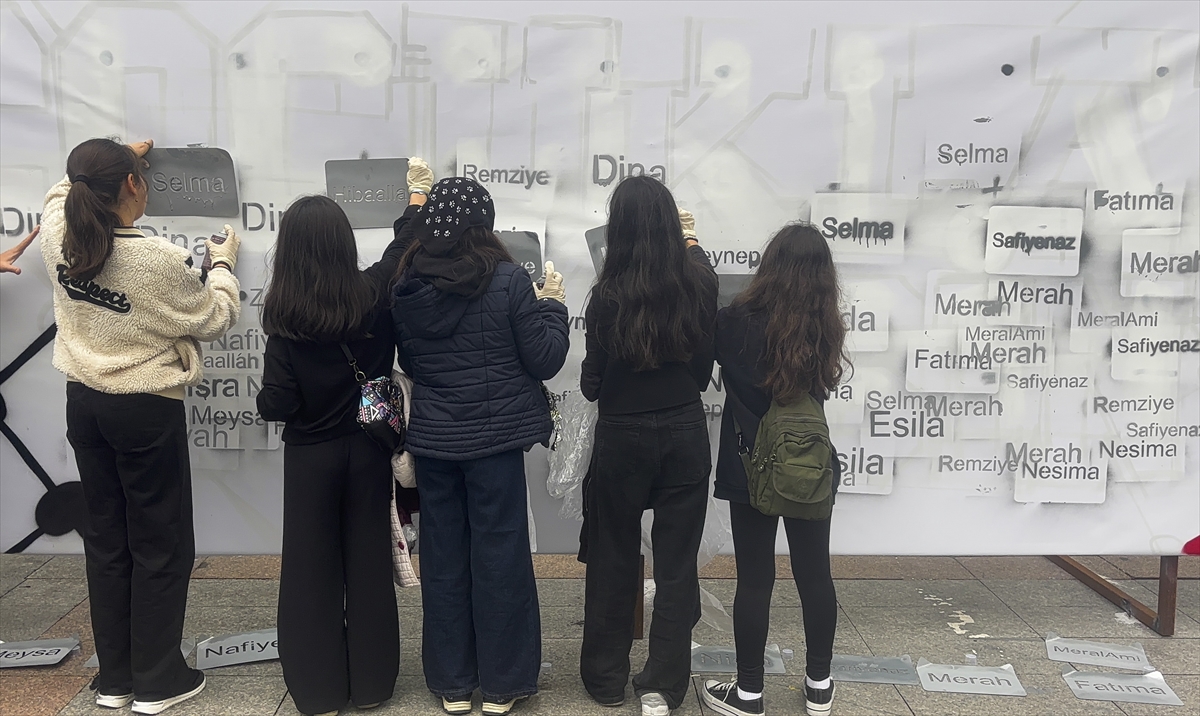 Gaziosmanpaşa'da "Dünya Kız Çocukları Günü"nde Filistin'de ölen çocuklar anıldı