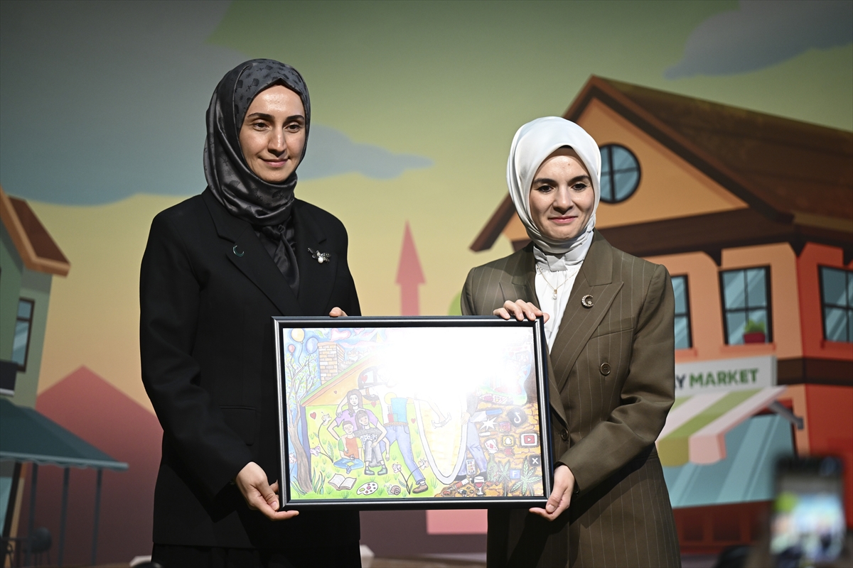 Amacımız çocuklarımızı sosyal medyanın tehlikelerinden korumak