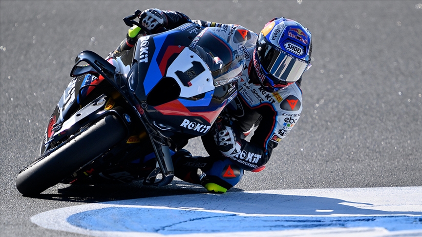 Milli motosikletçi Toprak Razgatlıoğlu, Portekiz'de podyumun zirvesine çıktı