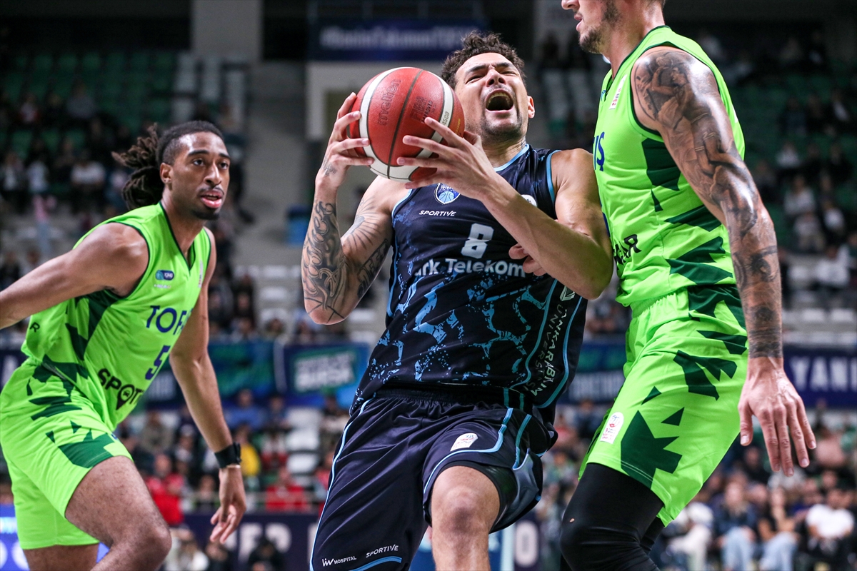 TOFAŞ: 85 - Türk Telekom: 73