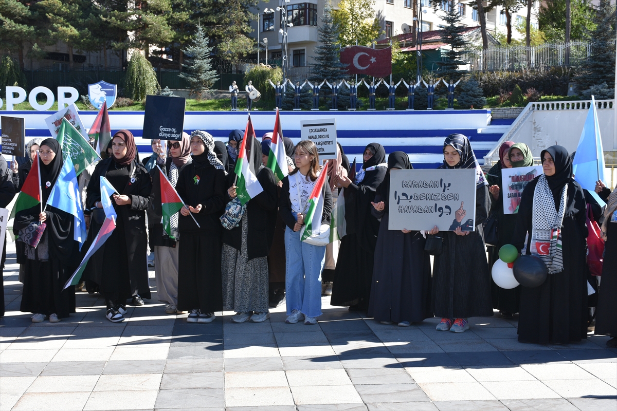 Erzurum'da sağlık çalışanları 100 haftadır Gazze için desteklerini sürdürüyor