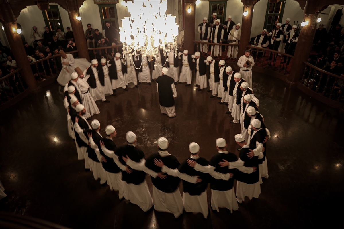 Bursa'da tasavvuf kültürünün kadim geleneği "Devran-ü Kıyam ve Sema" icra edildi