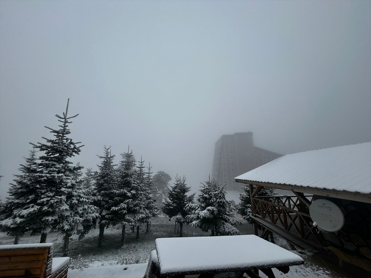 Kartalkaya ve Arkut Dağı kayak merkezlerinde kar yağışı etkili oldu