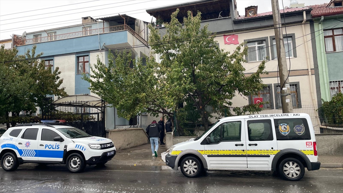 Kayseri'de evin çatısından düşen kişi yaralandı