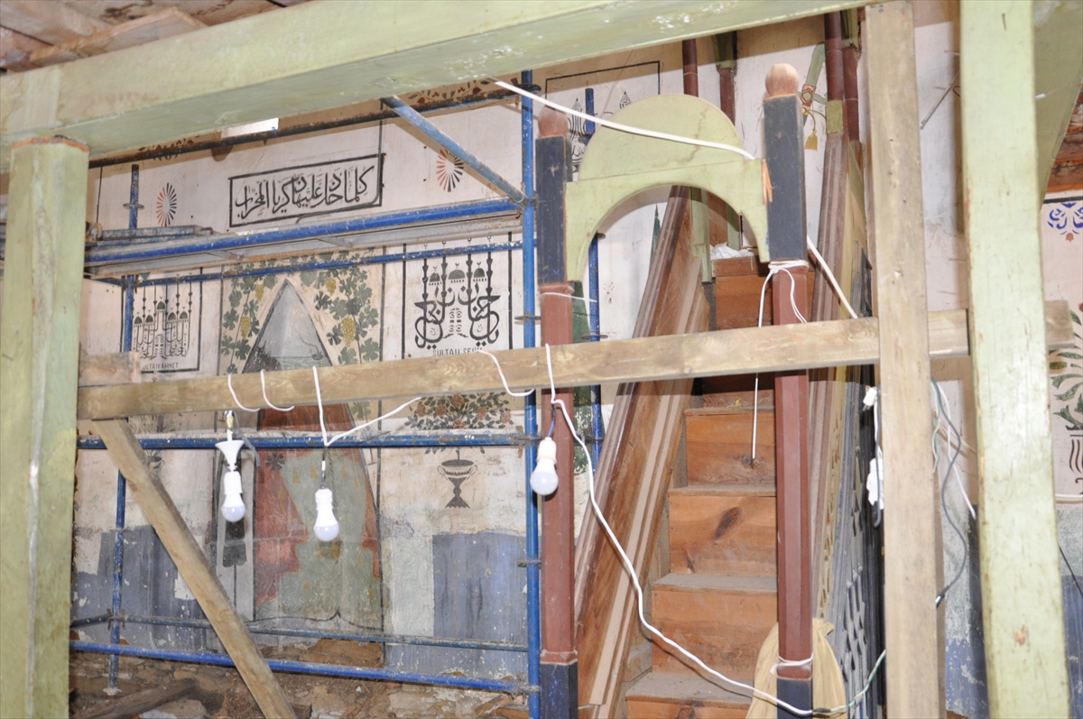 İzmir'in "hayalet köyü" Lübbey'deki tarihi cami restore ediliyor