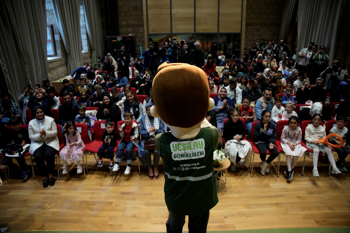 "Bağımsızlığın Rengi" müzikali minik izleyicilerle buluştu