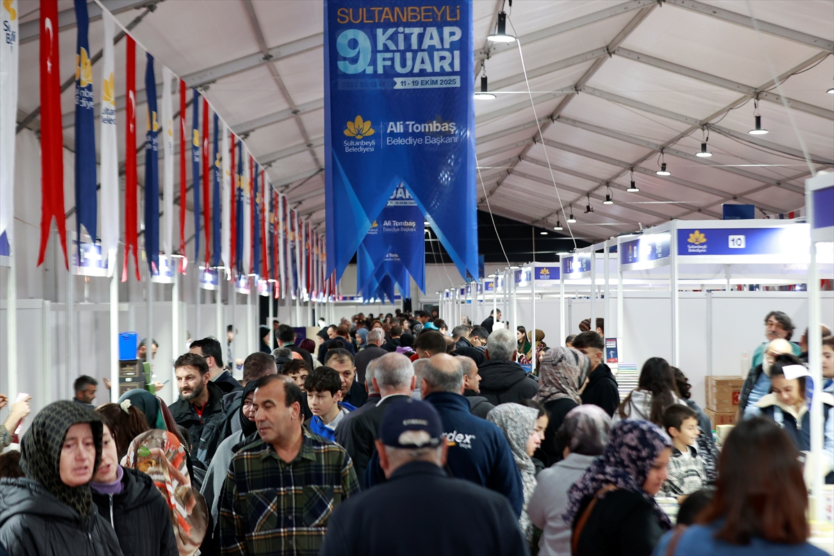"Okuyan Aile, Düşünen Nesil" temalı 9.⁠ ⁠Sultanbeyli Kitap Fuarı başladı