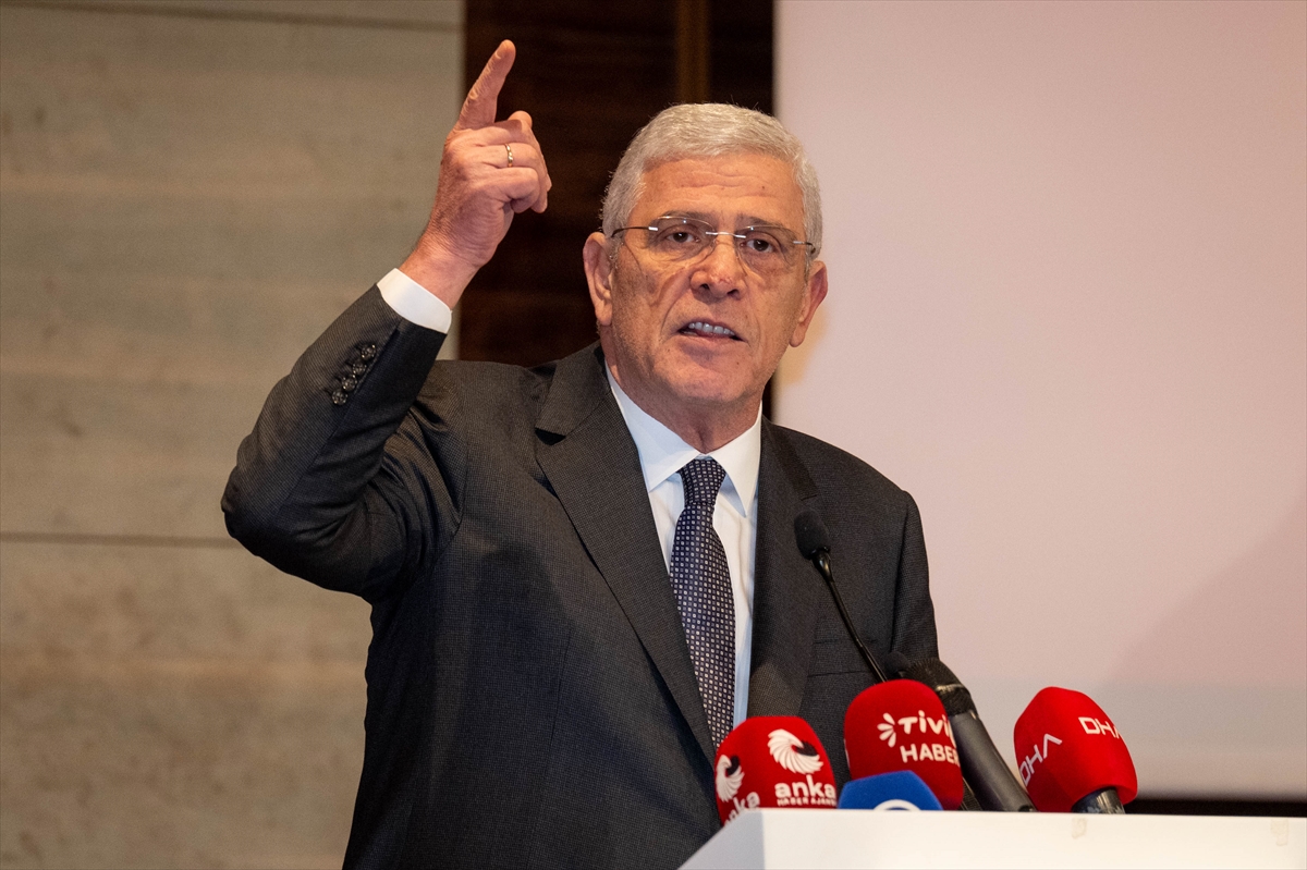 Bir milletin geleceği, gençliğinin aklında ve ahlakındadır.